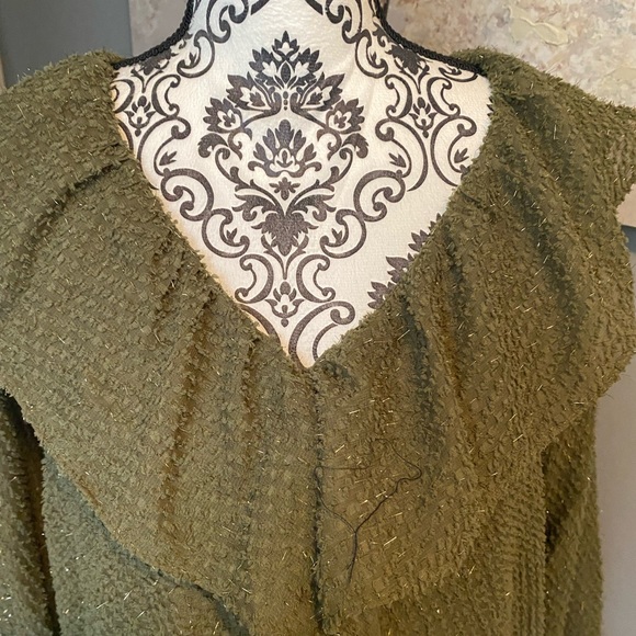 Olive 🫒 Top - Picture 5 of 7